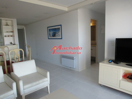 Imagen 8 de 27 de Venta De Apartamento De Tres Dormitorios En Punta Del Este