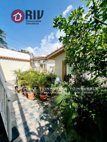 Venta - Quinta En Los Corales, Caraballeda. Edo. La Guaira.