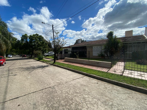 Casa En Venta 5 Dormitorios Granja De Funes Ideal Inversión