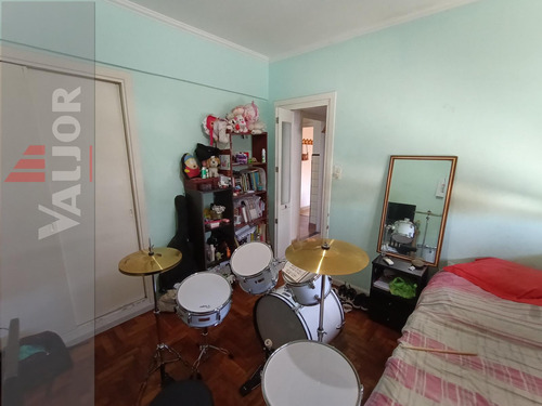 Departamento De 3 Amb Al Frente C/balcon!!! 2do. X Escalera - Ideal Inversor (alquilado)