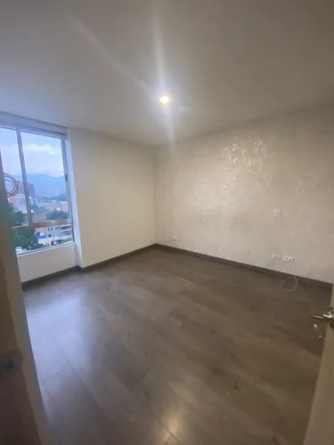 Apartamento En Los Colores - Medellín, ¡excelentes Acabados!