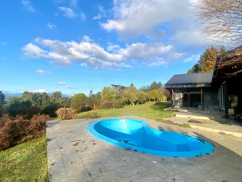 Acogedora Casa De 5d - 4b. Con Increíble Vista