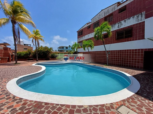 En Venta Comodo Y Bello Thown House En El Conjunto Cantabrico, Con Accion Incluida En Islas Del Sol, Chichiriviche
