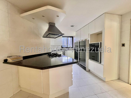 Amplio Apartamento En Venta En La Florida, Caracas 25-15909
