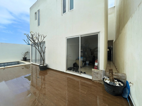 Casa En Venta En Lomas Del Sol, Riviera Veracruzana 302 M² De Lujo Y Comodidad A Pasos Del Mar. Alberca, Terraza Con Vista, Cocina Con Isla, 3 Recámaras, Estudio Y Fraccionamiento Privado Con Casa C