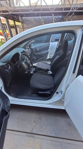Imagem 11 de 13 de Nissan Versa