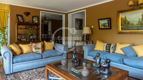 Casa En Venta De 5 Dorm. En Lo Barnechea