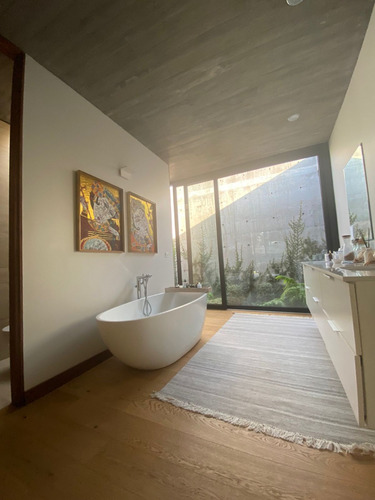 Espectacular Casa En Brisas De Chicureo