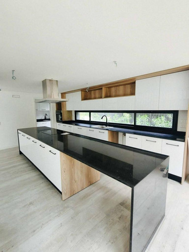 Casa En Punta Del Este. Venta Y/o Alquiler