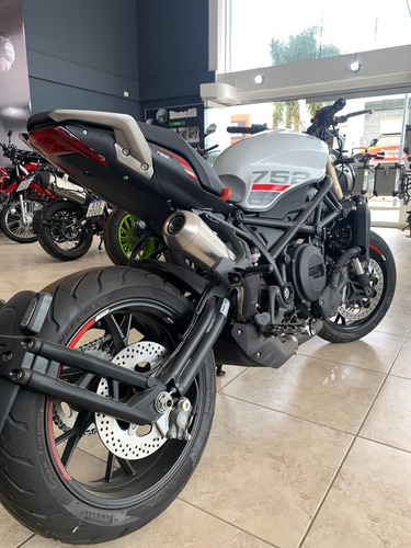 Imagen 7 de 15 de Benelli 752 S