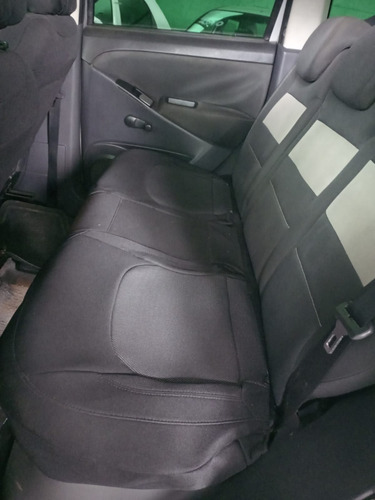 Imagem 16 de 18 de Fiat Idea 2011 1.4 Attractive Flex 5p