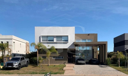 Casa  En Venta En San Benito, Villanueva, Tigre