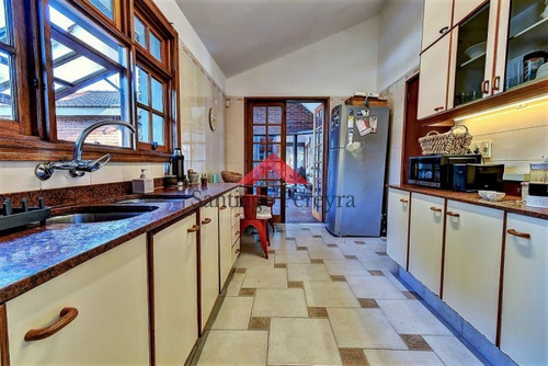 Venta De Casa 4 Dormitorios En Cantegril, Punta Del Este- Ref: 6493