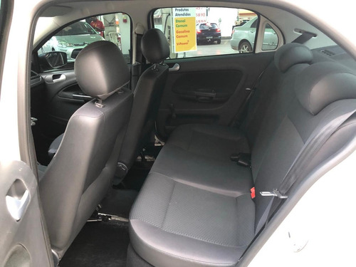 Imagem 7 de 7 de Volkswagen Voyage 1.0 Branco 2018