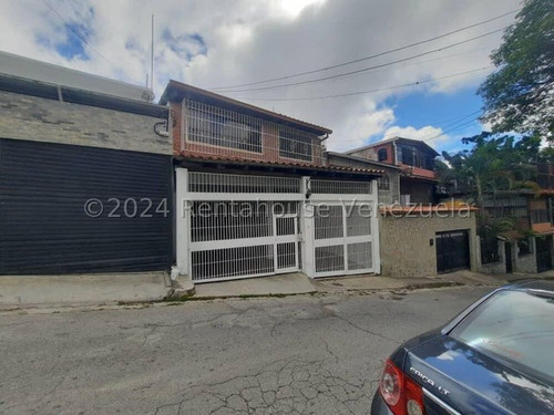 Se Alquila Casa, Para Uso Comercial . En Los Palos Grandes. 24-18111