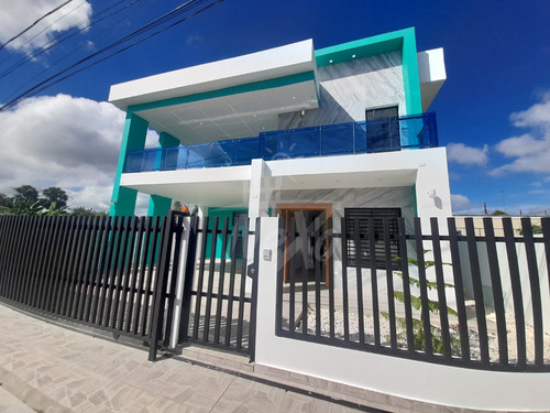 Interesante Casa Moderna Y Amplia En Venta Residencial Cerrado, Santiago Hfc-219