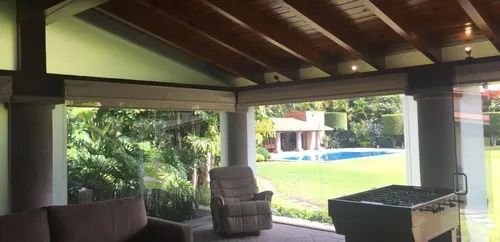 La Casa De Los Apantles