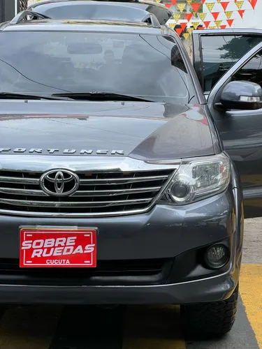 Toyota Fortuner SR5 2.7L GASOLINA 4X2 AT