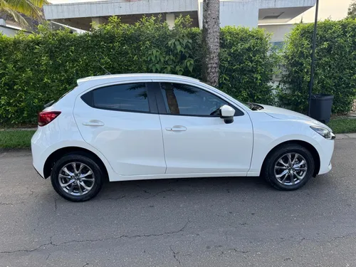 Mazda 2 Touring 1.5 At