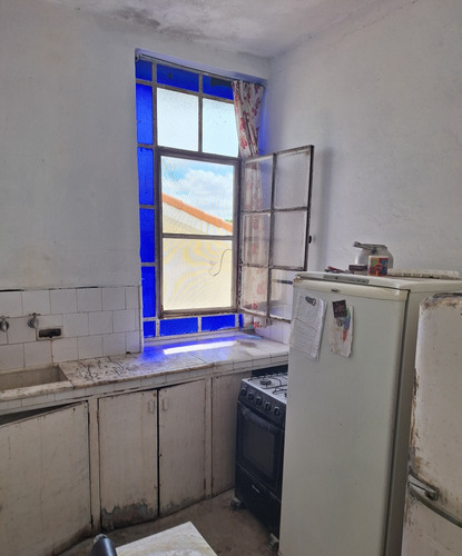 Vendo Casona De Época 4 Dorm,2 Cocinas,3 Baños 2 Plantas. Sobre Avenida Lezica Gran Padrón De 1.100 M2, Barrio Colon