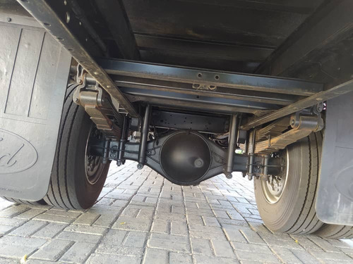 Imagen 11 de 14 de Mitsubishi Canter
