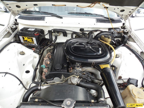 Imagen 9 de 15 de Mercedez-benz 230 E