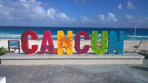 Casa En En Venta En, 2da Cerrada Chactemal, Smz 519, Cancún, Quintana Roo. Ez15
