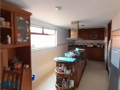 Casa Amplia En Sector Tranquilo(mls#242432)