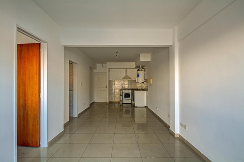 Imagen 4 de 15 de Venta / Departamento 2 Ambientes / Cochera / Lomas Del Mirador