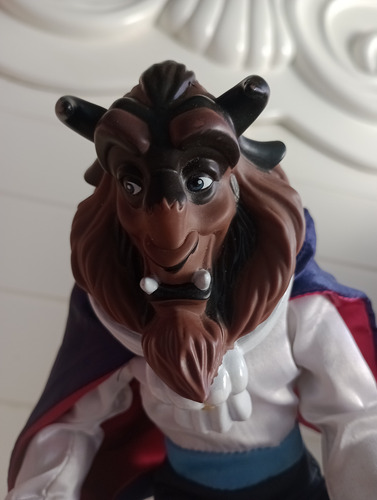 Muñeco Bestia De Disney Store Adam Principe. (Usado)