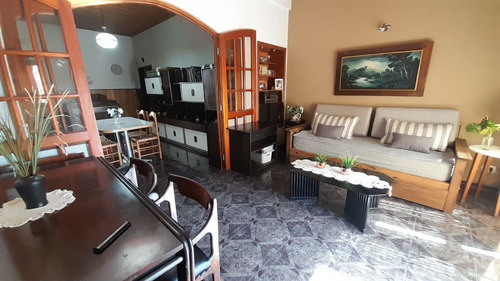 Departamento 3 Amb Sobre Peatonal C/ Quincho F: 7477