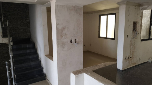 Imagen 12 de 25 de Townhouse Obra Blanca Con Terraza En Lomas Alto Lomas Del Este Valencia Nf 157068