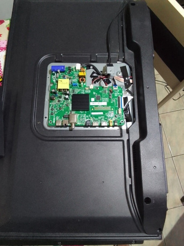 Imagem 5 de 5 de Tv Semp Tcl 32s6500s Tela Quebrada Retirada De Pecas