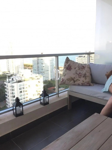 Hermoso Apartamento Con Vista Al Mar Desde Terraza- Ref: 6365