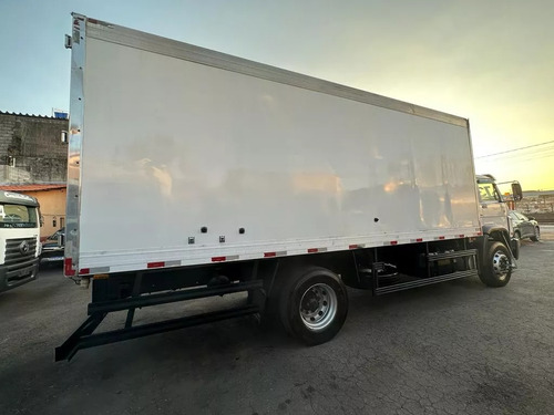 Vende-se Um Baú Frigorífico Refrigerado 13/13