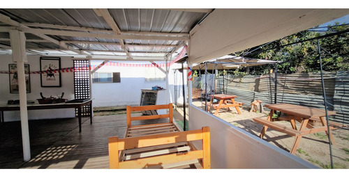 Sitio Con Instalaciones Y Patente Para Restaurant, En La Cru