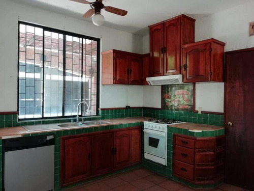 Imagen 4 de 12 de Casa Sola En Venta Villas De Irapuato