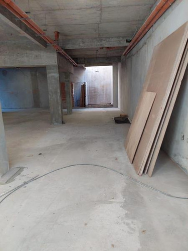 Imagen 2 de 13 de Local De 200 M2 En Venta Con Renta En Villa Urquiza Centro Comercial - Apto Gastronomía