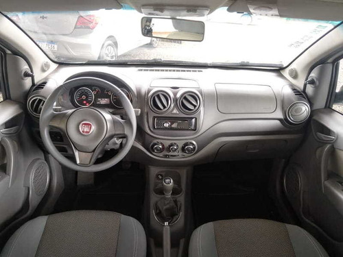Imagem 2 de 8 de Fiat Palio Essence 1.6 4p 2015