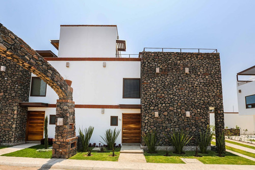 Condominium Property For Sale Casa Luna, Atascadero, San Mig