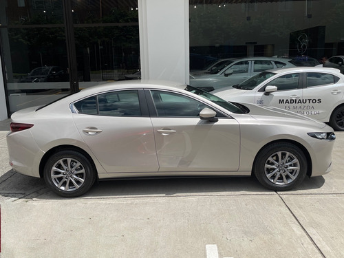 Imagen 7 de 24 de Mazda 3 Sedan Touring At Hibrido 2.0 2023