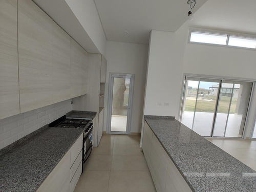 Imagen 8 de 30 de Casa Venta San Sebastián Área 8 - Lote Interno Islas