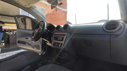 Imagem 7 de 15 de Volkswagen Saveiro 1.6 Trendline C.d 2016