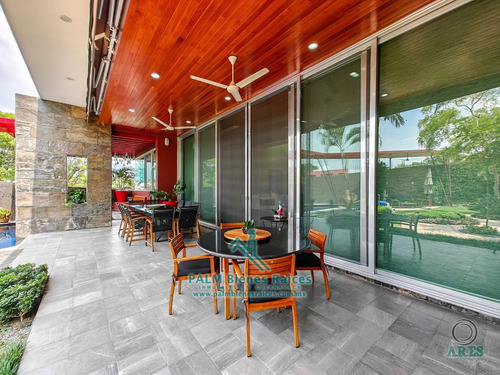 Sumiya Casa Sola En Equina Con Alberca 3 Recámaras, 4 Baños, 2 Autos