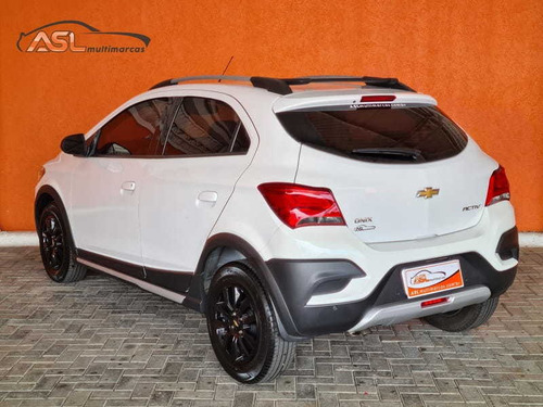Imagem 12 de 15 de Chevrolet Onix Activ 1.4 8v