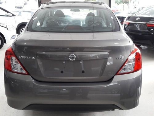 Nissan Versa 1.0 12v Conforto 4p