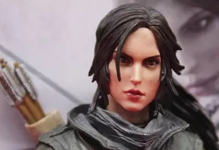 Lara Croft Play Arts Rise Of The Tomb Raider