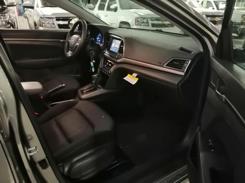 Imagen 4 de 15 de Hyundai Elantra 2018 2.0 Gls Premium At