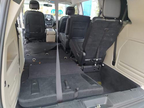 Imagen 11 de 15 de Chrysler Town & Country 2016 3.6 Touring Piel At