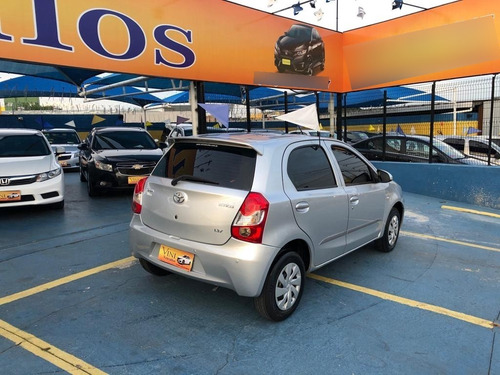 Imagem 3 de 8 de Toyota Etios ! Impecável !